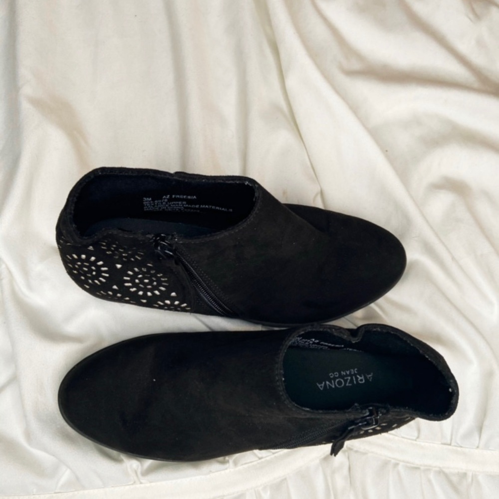 Girl booties